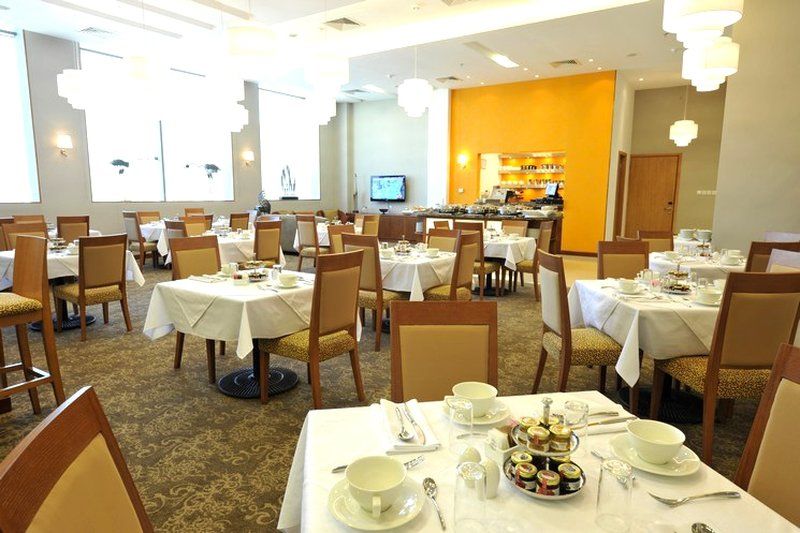 Fraser Suites Seef Bahrain Manamah Buitenkant foto The dining room at the Royal Hospital for Women